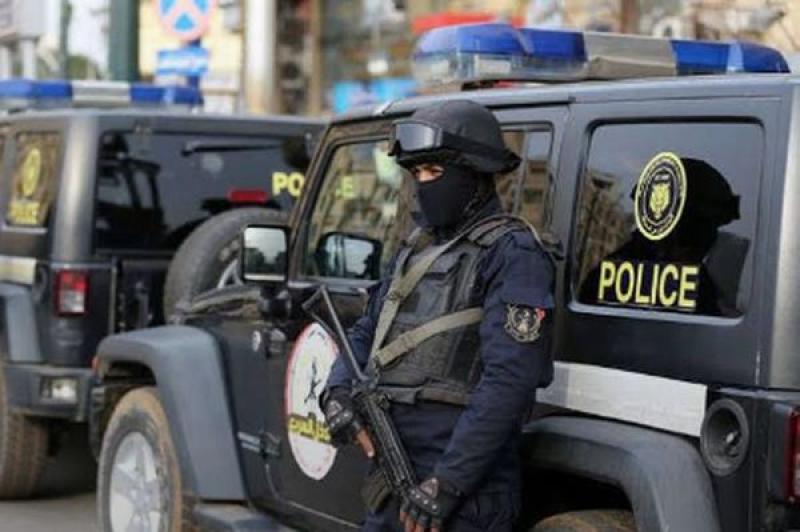 كشف ملابسات منشور على «فيسبوك» حول سرقة أبواب المقابر بالسويس.. وضبط الجناة