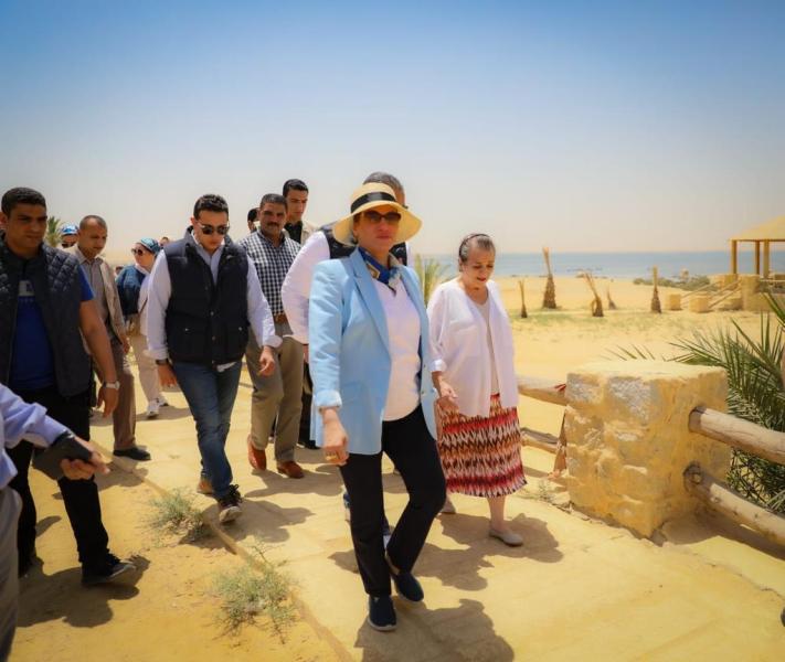 رئيس جهاز شئون البيئة يرافق أميرة أردنية في زيارتها لمحمية وادي الحيتان