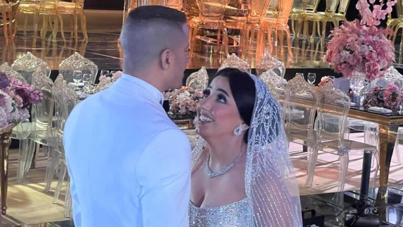 بعد 55 يوما من زواجهما.. حسن شاكوش يطرد زوجته من المنزل