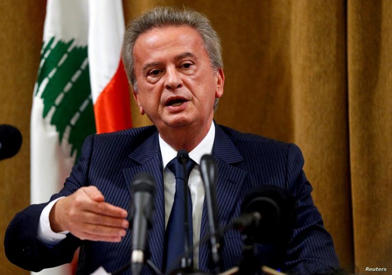 القضاء اللبناني يقرر إبقاء حاكم مصرف لبنان رهن التحقيق ومنعه من السفر