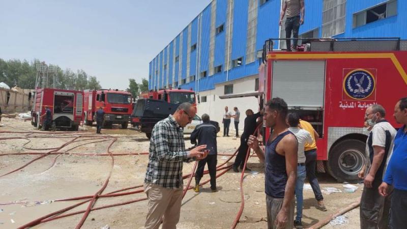 السيطرة على حريق بأحد مصانع الورق بشرق النيل ببنى سويف