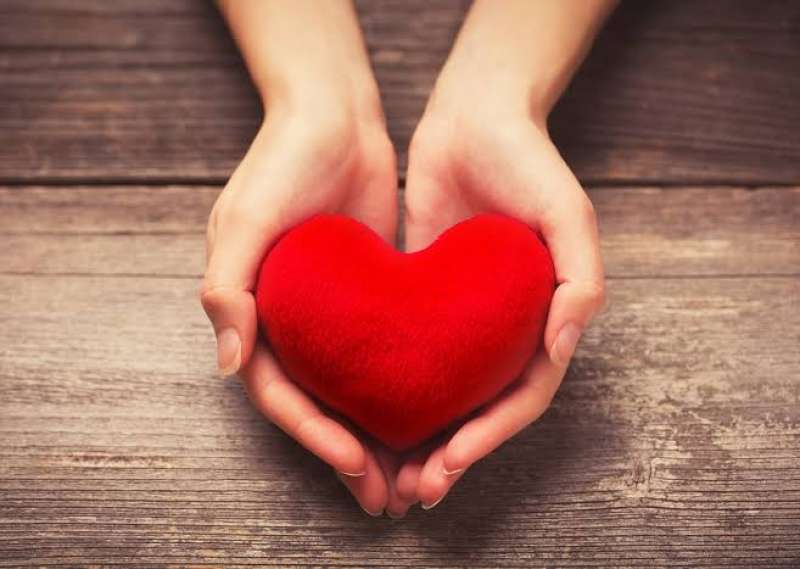 طبيب قلب يقيم تأثير عامل الوراثة في صحة القلب