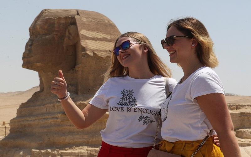 «فيتش»: توقعات باستمرار زيادة أعداد السياح في مصر بمتوسط نمو سنوي 5.4% خلال ”2023- 2027”