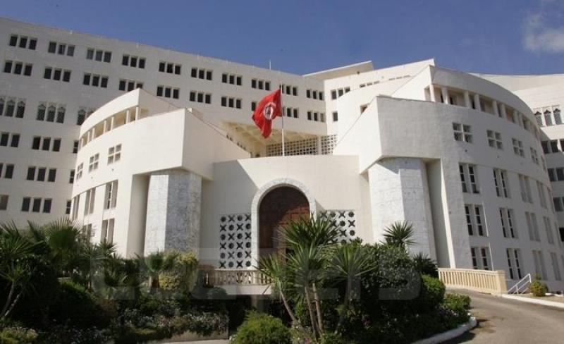 تونس: نرفض الاستفزاز البغيض لمشاعر المسلمين بتدنيس المصحف