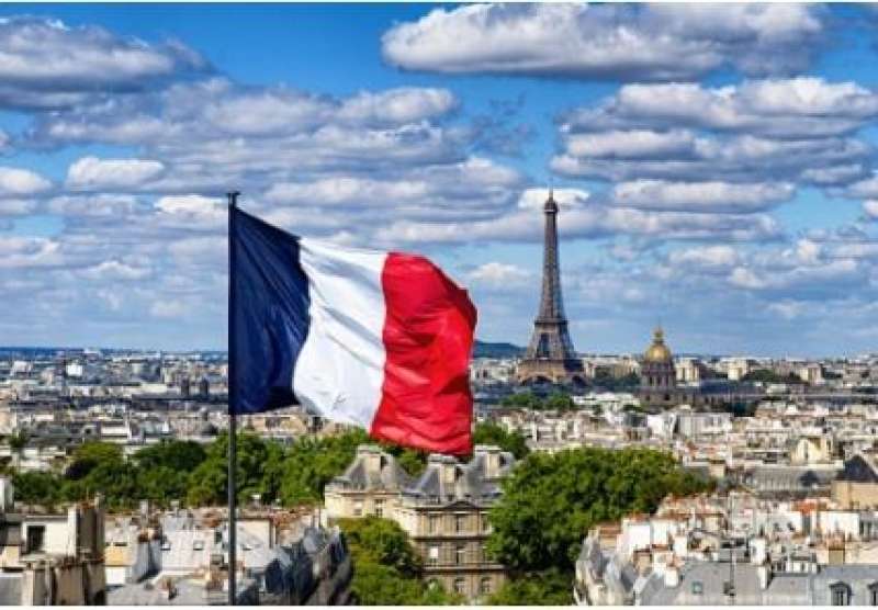 اقتصاد فرنسا ينمو 0.5% في الربع الثاني متجاوزا التوقعات