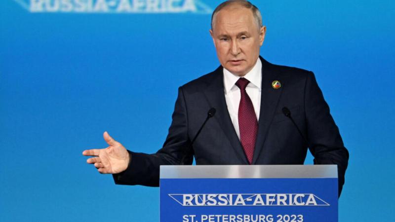 بوتين والزعماء الأفارقة يعتمدون البيان الختامي لقمة ”روسيا-أفريقيا”