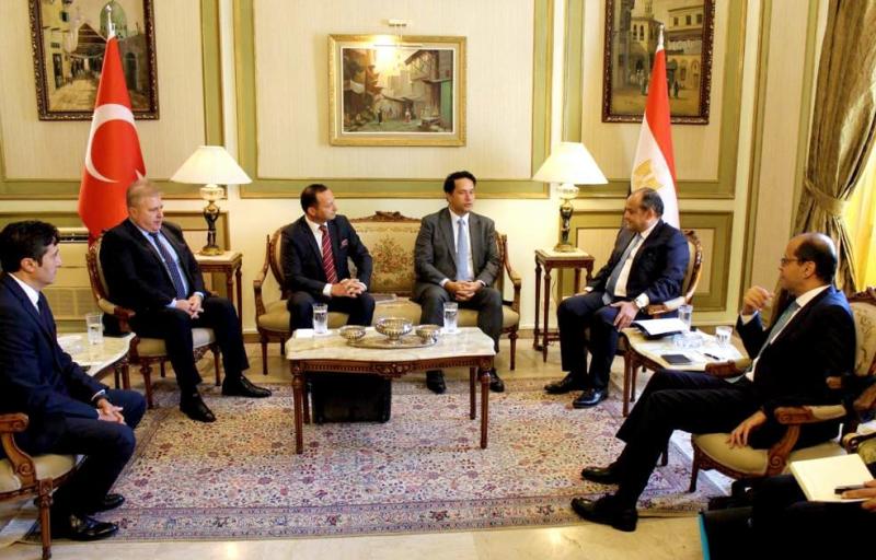 وزير التجارة والصناعة يستعرض مع أكبر مجموعة استثمارية تركية فرص ومقومات الاستثمار في مصر