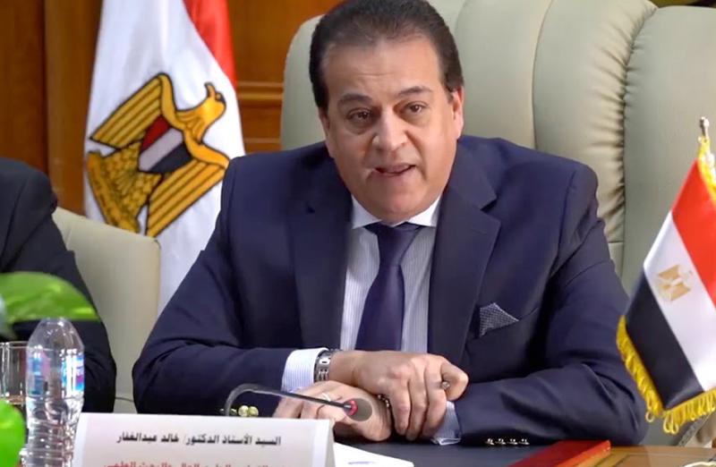 وزير الصحة يبحث مع السفير الكوبي لدى مصر سبل تعزيز التعاون