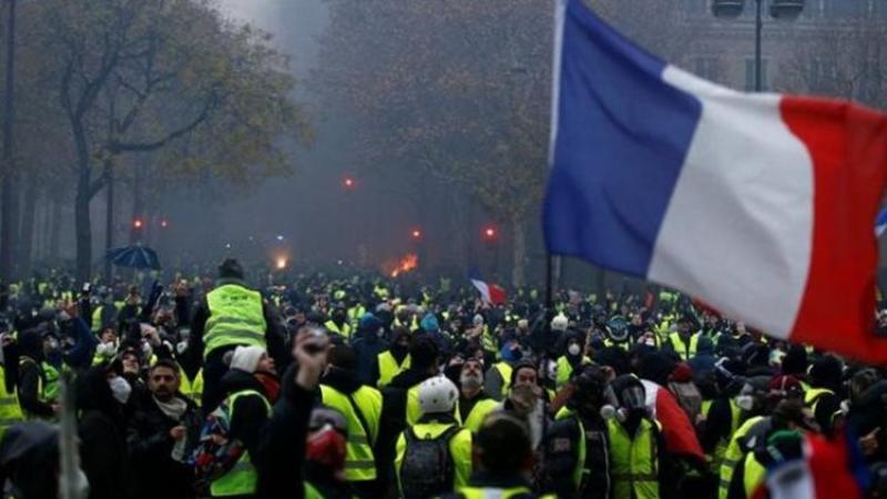 خسائر الاحتجاجات الفرنسية على عنف الشرطة تقدر بـ730 مليون يورو