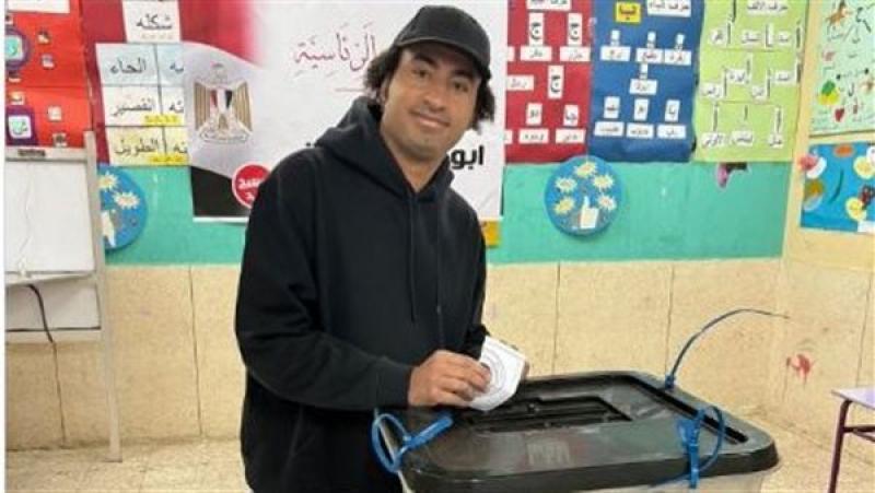 علي ربيع يدلي بصوته في الانتخابات الرئاسية 2024