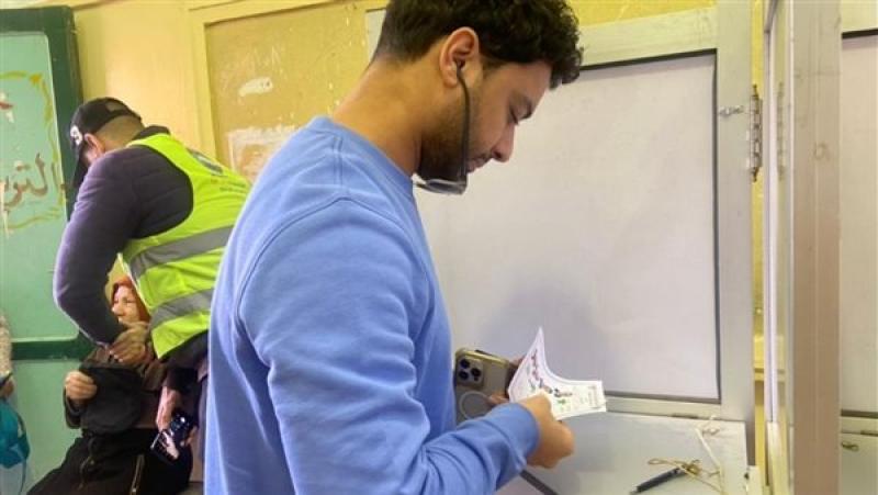 أحمد جمال يدلي بصوته في الانتخابات الرئاسية