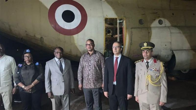 مصر ترسل طائرتين لتقديم الدعم اللوجيستي للعملية الانتخابية في الكونغو.. صور