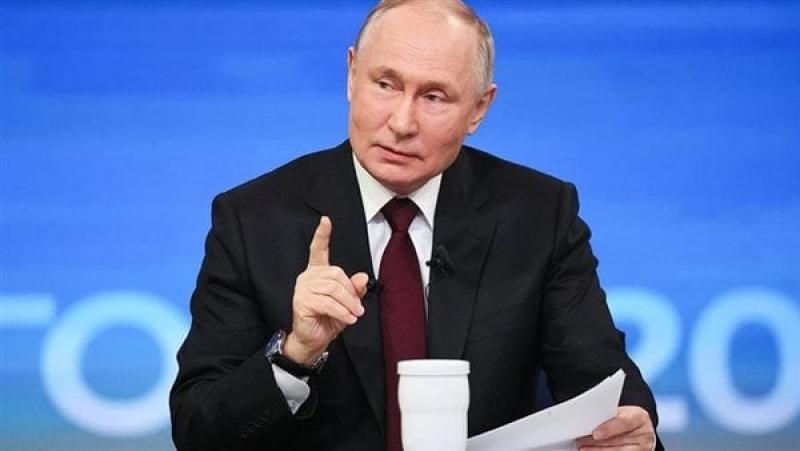 بوتين ساخرا: روسيا ليست دولة تتنازل عن سيادتها مقابل السجق
