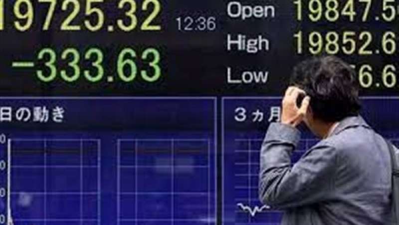 تراجع الأسهم اليابانية في نهاية الجلسة مقتفية أثر وول ستريت