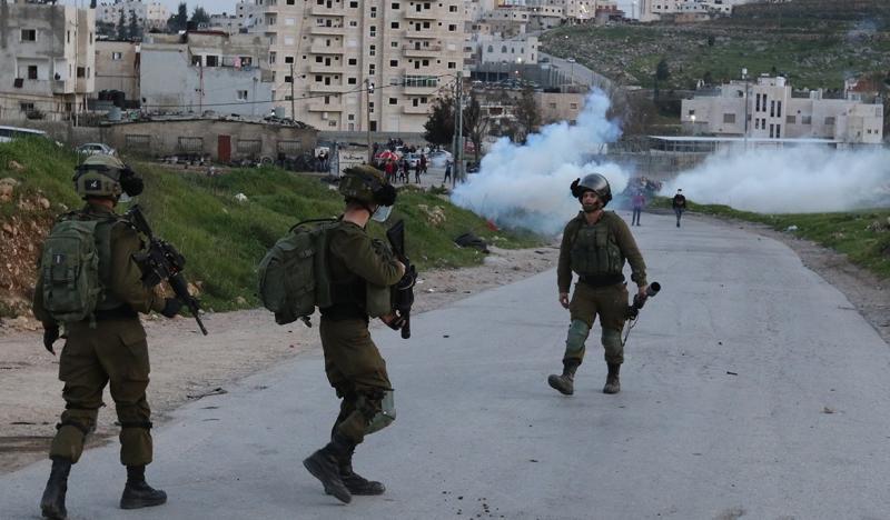 إصابة فلسطينيين بالرصاص الحي خلال اقتحام الاحتلال رام الله