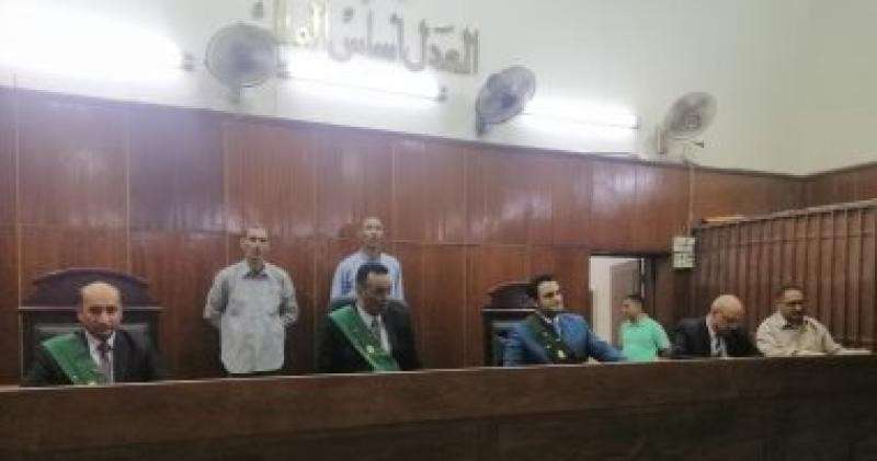 السجن 10 سنوات وغرامة 100 ألف جنيه لمتهم بالاتجار فى المخدرات بسوهاج