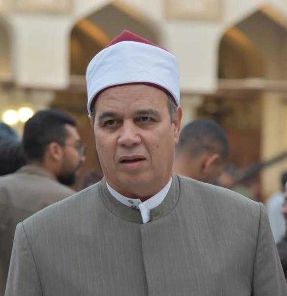 المشرف على الرواق الأزهرى يعزى الدكتور عادل عبدالهادى استشارى الصحة النفسية فى وفاة والده